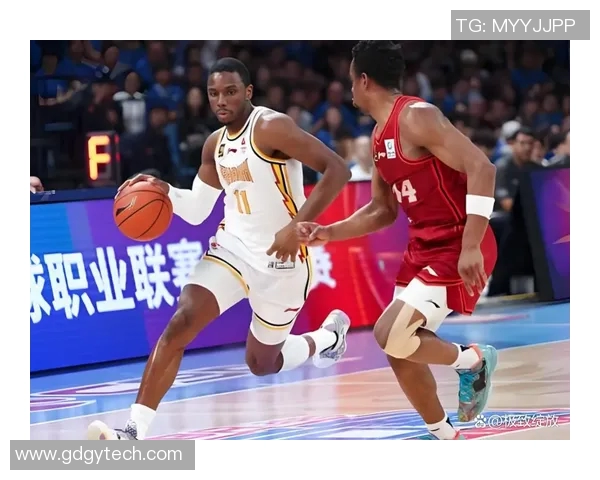 明星篮球赛场上的奇幻对决与友情的传递 明星篮球赛场上的奇幻对决与友情的传递