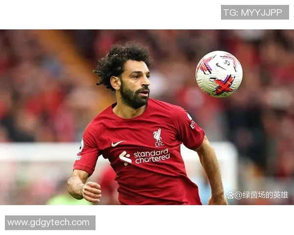 从篮球场到绿茵场打篮球出身的足球明星女运动员的传奇之路